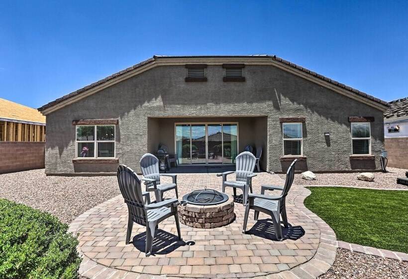 Delightful Family Friendly House W/ Fire Pit!