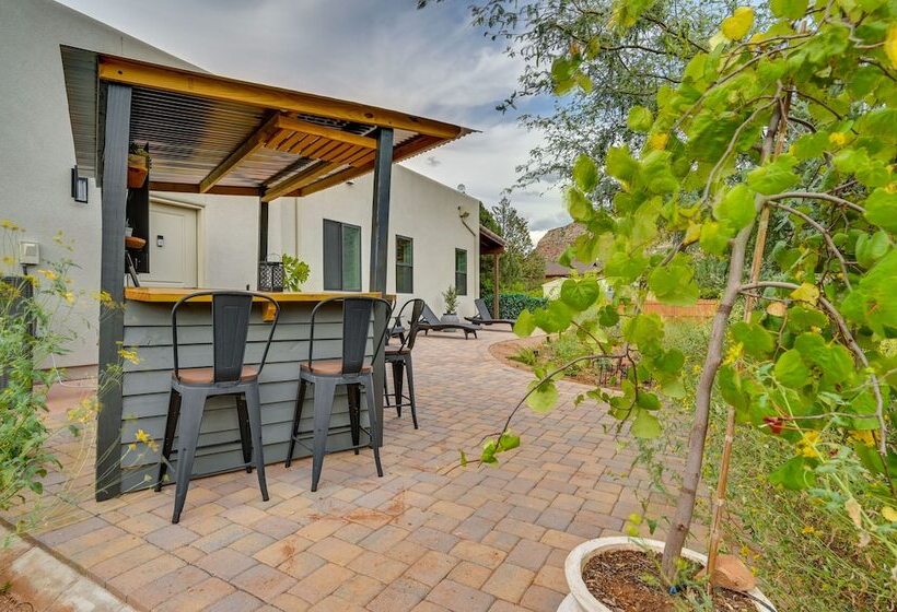 Sedona Retreat W/ Patio, Bar & Swim Spa!