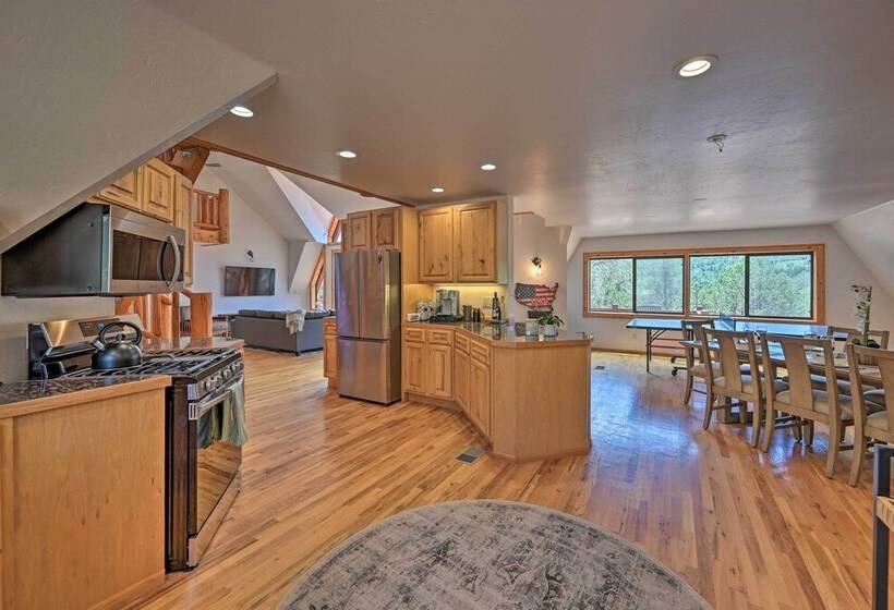 Hot Tub & Mtn View: Dog Friendly Payson Getaway!