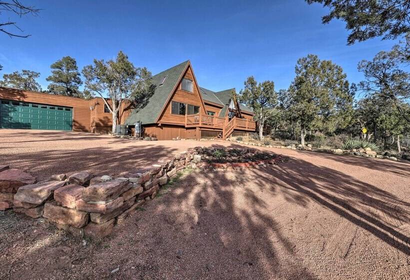 Hot Tub & Mtn View: Dog Friendly Payson Getaway!