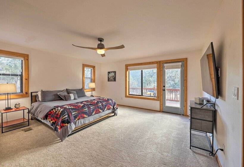 Hot Tub & Mtn View: Dog Friendly Payson Getaway!