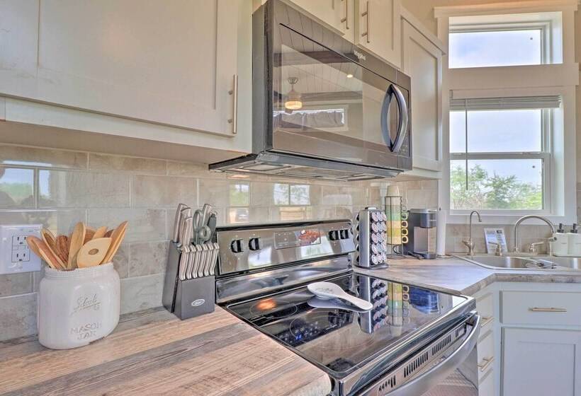 Modern Sunset Cabin W/ Wood Fire Pit!