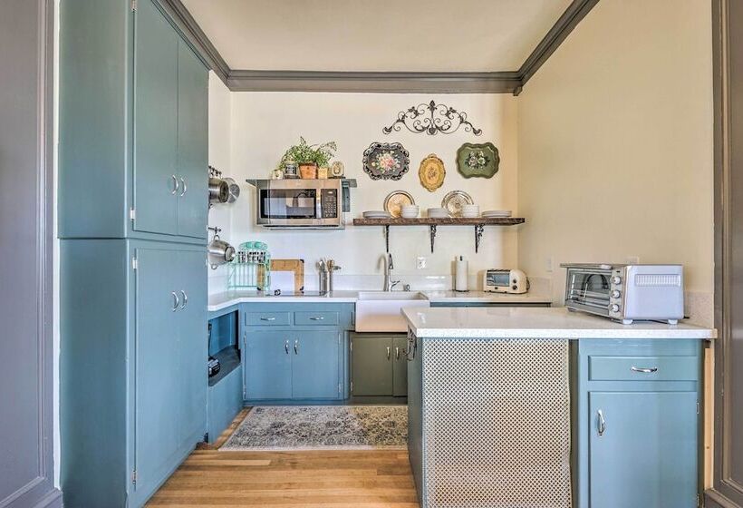 Elegant, Historical Santa Ana Home W/ Gardens