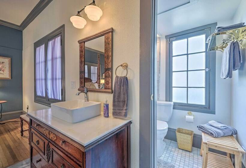 Elegant, Historical Santa Ana Home W/ Gardens