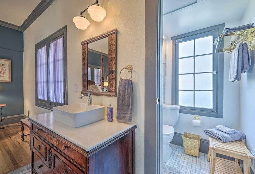 Elegant, Historical Santa Ana Home W/ Gardens