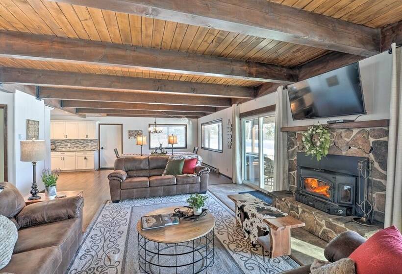 Elevated Alpine Escape: Mtn Views + Game Room!