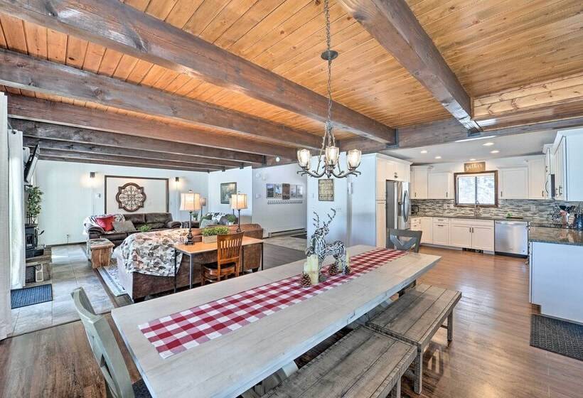 Elevated Alpine Escape: Mtn Views + Game Room!