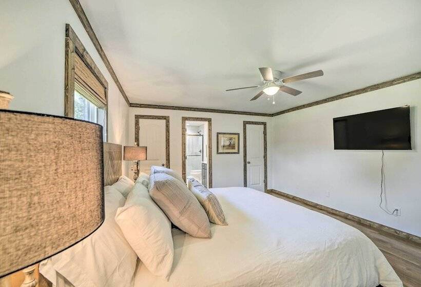 Eufaula Retreat W/ Lake Views: Walk To Marina