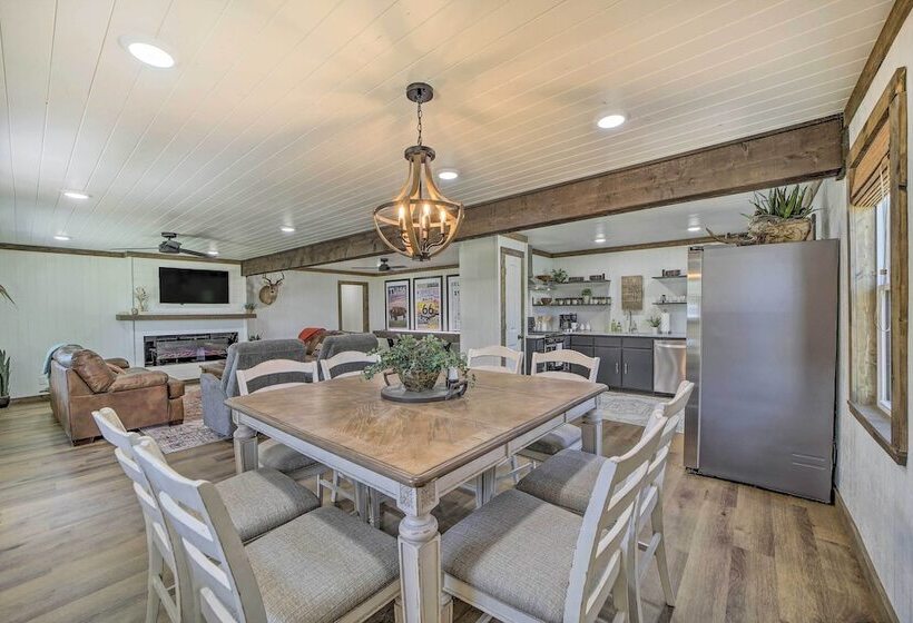 Eufaula Retreat W/ Lake Views: Walk To Marina