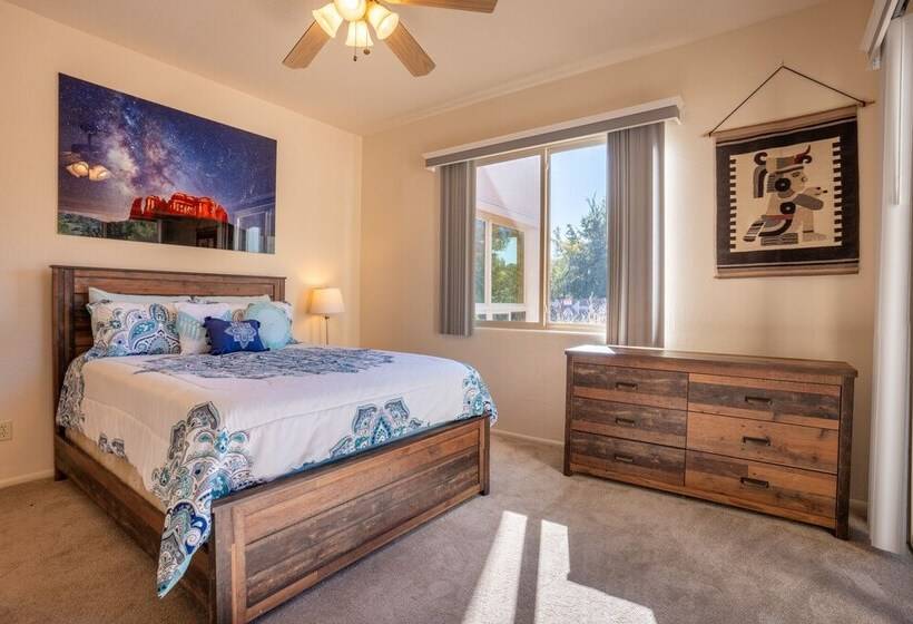 Expansive Sedona Retreat W/ Private Hot Tub, Views