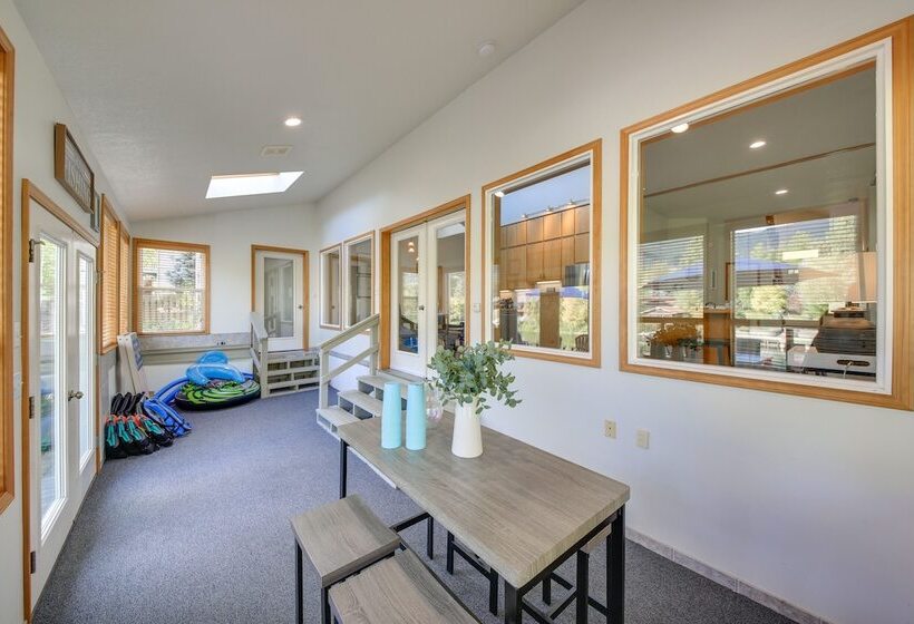 Expansive Waterfront Escape W/ Kayaks + Sups!