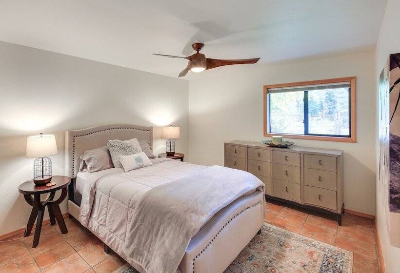 Expansive Waterfront Escape W/ Kayaks + Sups!