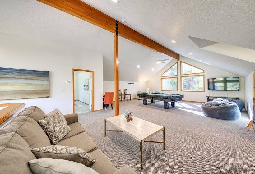 Expansive Waterfront Escape W/ Kayaks + Sups!