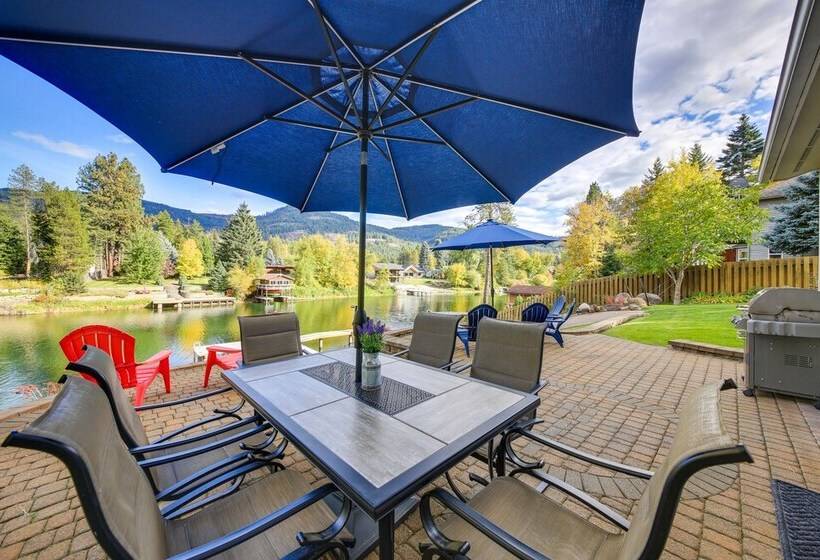 Expansive Waterfront Escape W/ Kayaks + Sups!