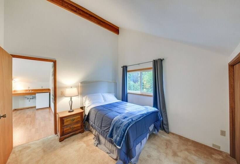 Expansive Waterfront Escape W/ Kayaks + Sups!