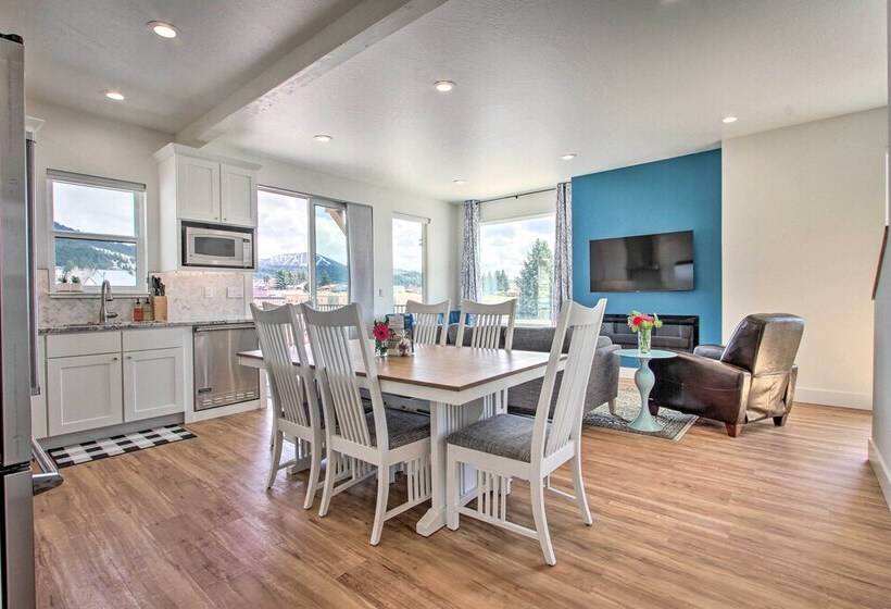 Exquisite Discovery Mtn Home W/ Sweeping Views!