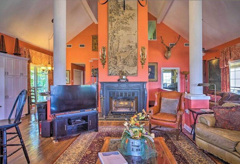 Exquisite Lake Charles Gem   Waterfront Views