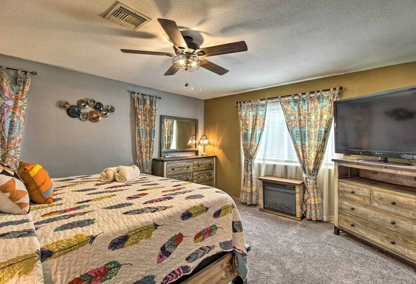 Hike & Unwind: Lakeside Home W/ Fire Pit!