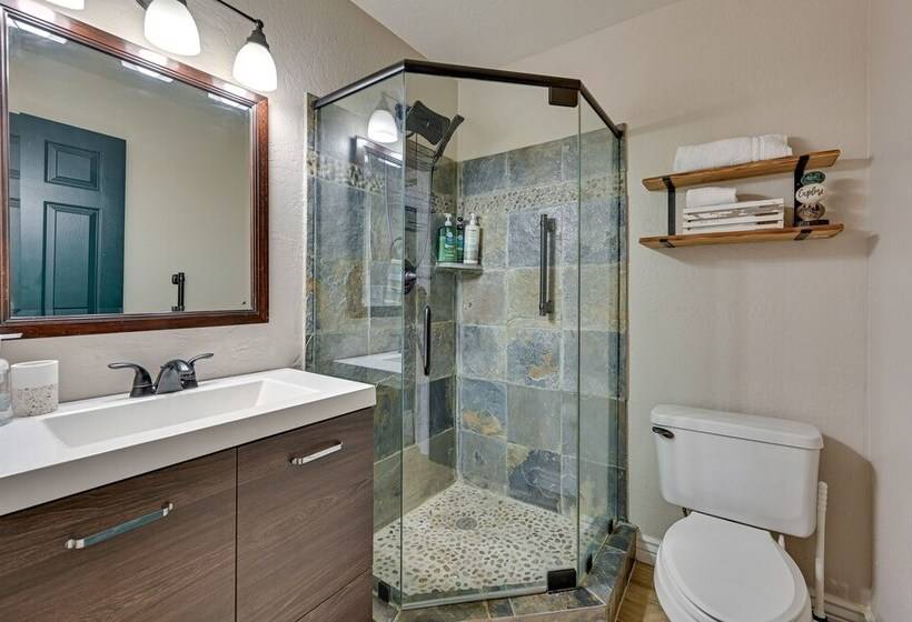 Family Friendly Flagstaff Home W/ Hot Tub & Games