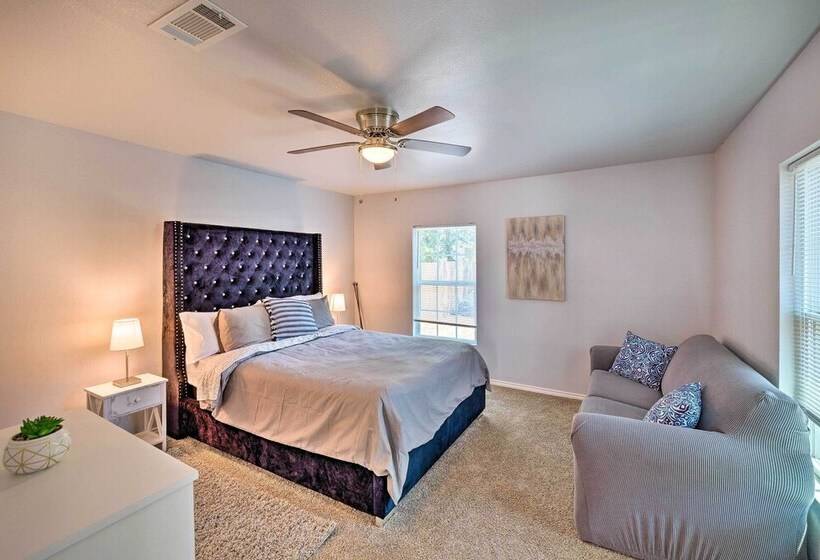 Family Friendly Fort Worth Home W/ Game Room!