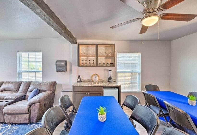 Family Friendly Fort Worth Home W/ Game Room!