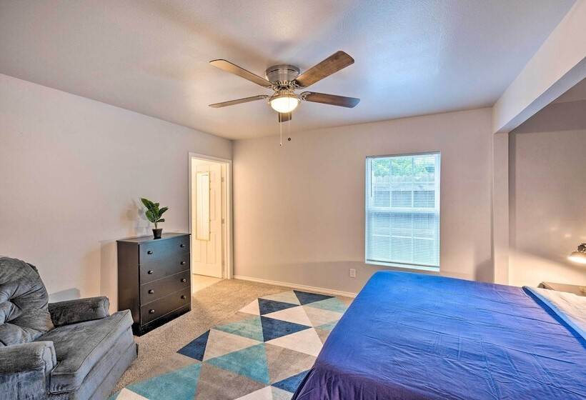 Family Friendly Fort Worth Home W/ Game Room!