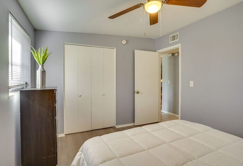 Family Friendly Lakeland Home W/ Private Hot Tub!