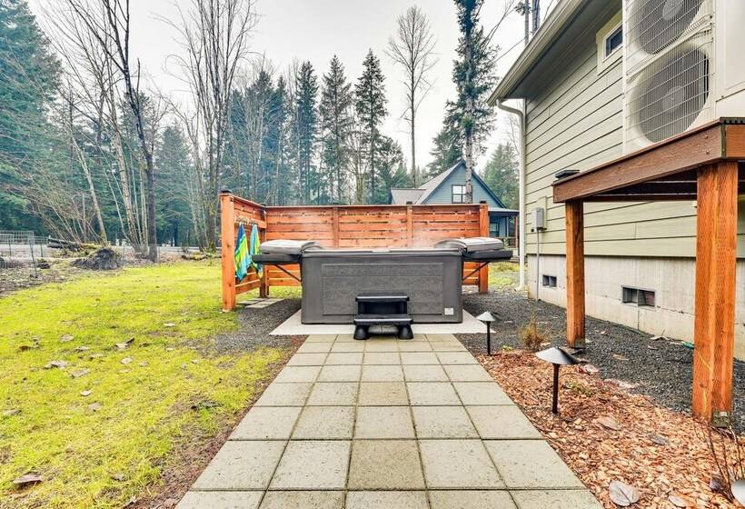 Family Friendly Packwood Retreat W/ Deck!