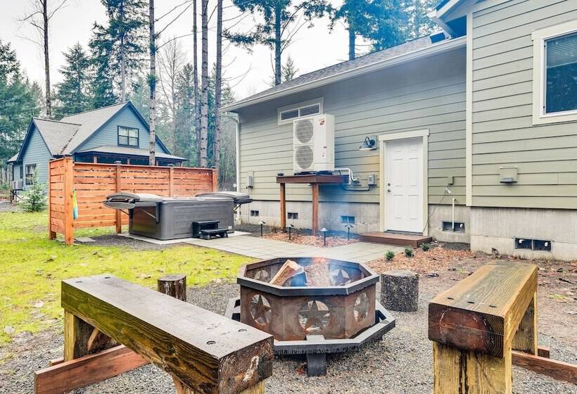Family Friendly Packwood Retreat W/ Deck!