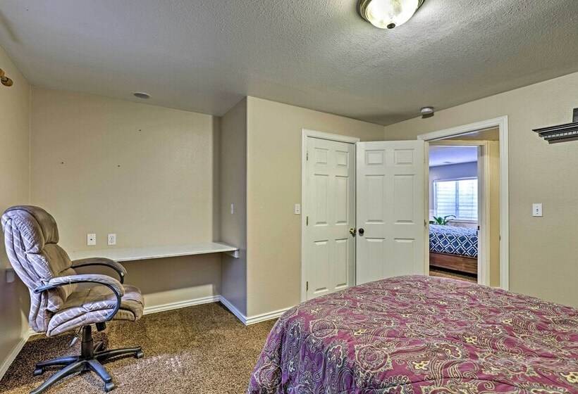 Salem House W/ Sauna, Piano, & Game Room!