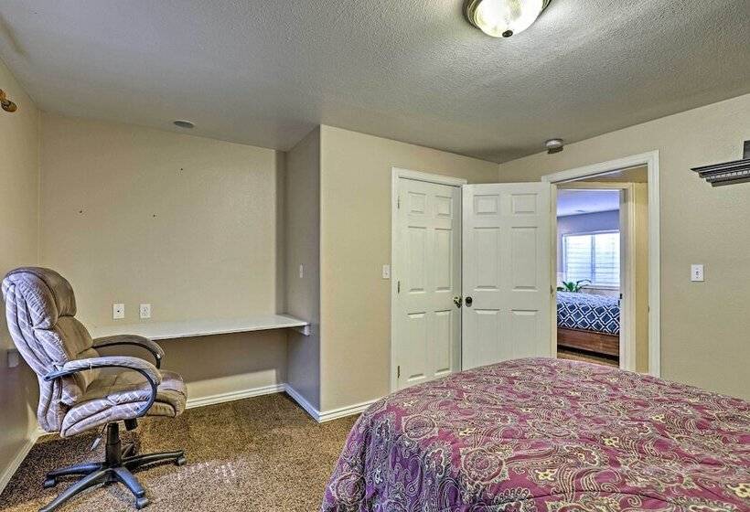 Salem House W/ Sauna, Piano, & Game Room!