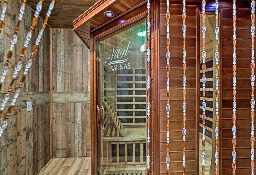 Salem House W/ Sauna, Piano, & Game Room!