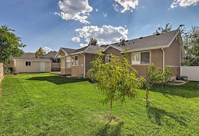 Salem House W/ Sauna, Piano, & Game Room!