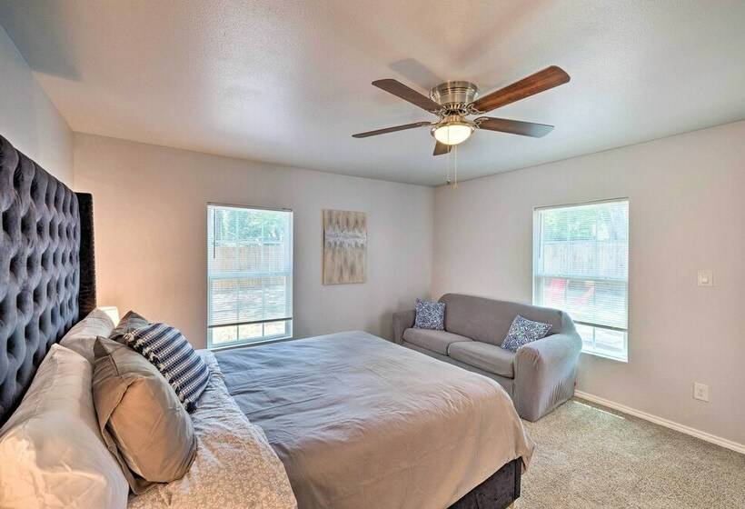 Family Friendly Fort Worth Home W/ Game Room!