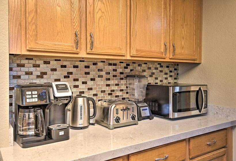 Flagstaff Retreat W/ Large Yard, Balcony & Views!