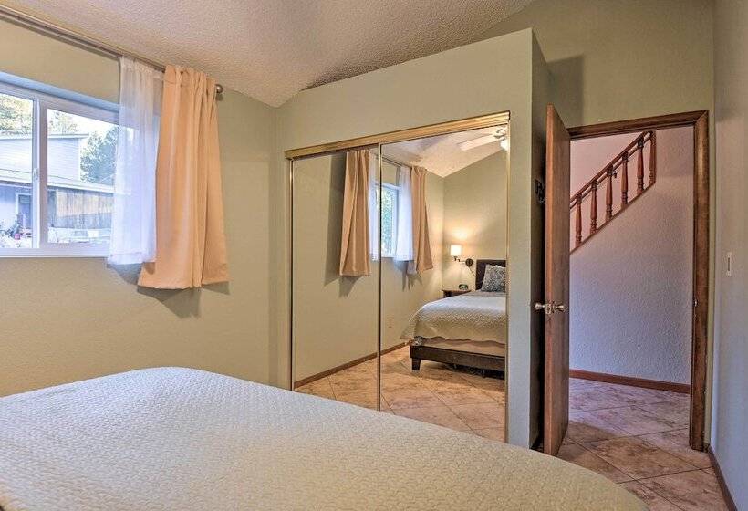 Flagstaff Retreat W/ Large Yard, Balcony & Views!