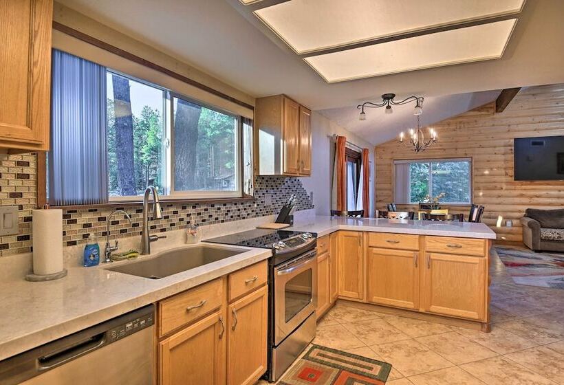 Flagstaff Retreat W/ Large Yard, Balcony & Views!