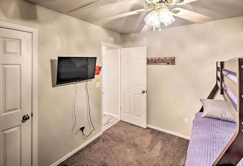 Fort Mohave Home W/ Hot Tub: 4 Mi To Co River!