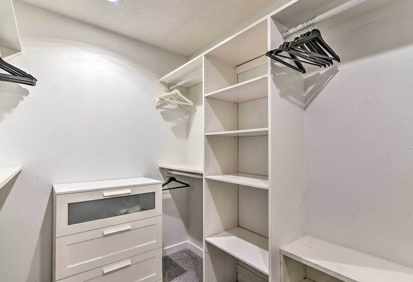 Fully Remodeled Hillsboro Home W/ Home Theater!