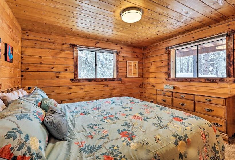 Fully Remodeled Munds Park Cabin: Deck & Fireplace