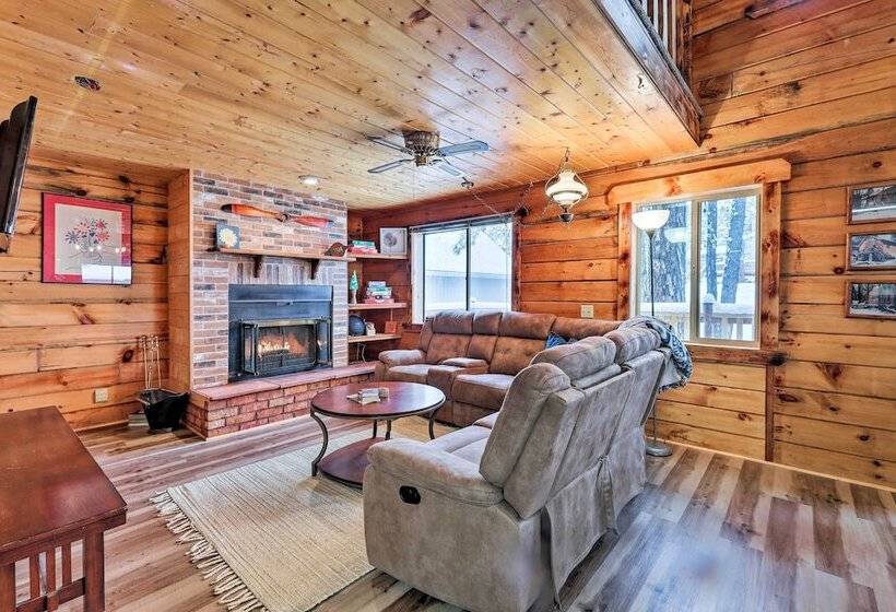 Fully Remodeled Munds Park Cabin: Deck & Fireplace