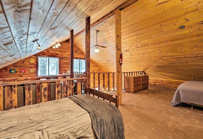 Fully Remodeled Munds Park Cabin: Deck & Fireplace
