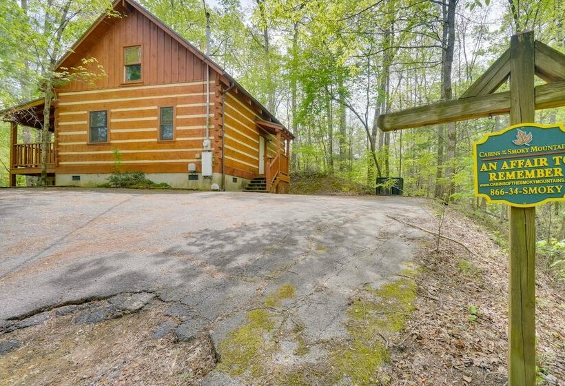 Gatlinburg Cabin W/ Pool Table ~ 6 Mi To Downtown!