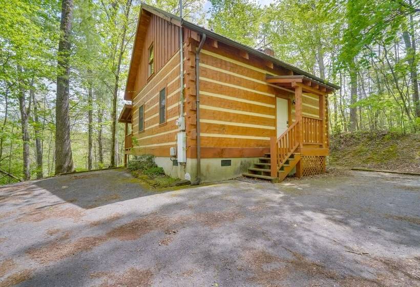Gatlinburg Cabin W/ Pool Table ~ 6 Mi To Downtown!
