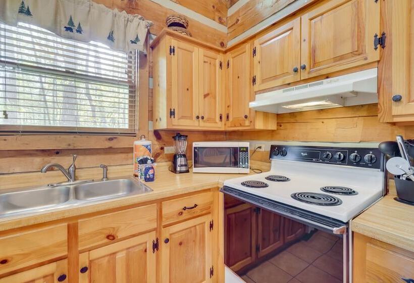 Gatlinburg Cabin W/ Pool Table ~ 6 Mi To Downtown!