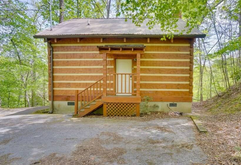 Gatlinburg Cabin W/ Pool Table ~ 6 Mi To Downtown!