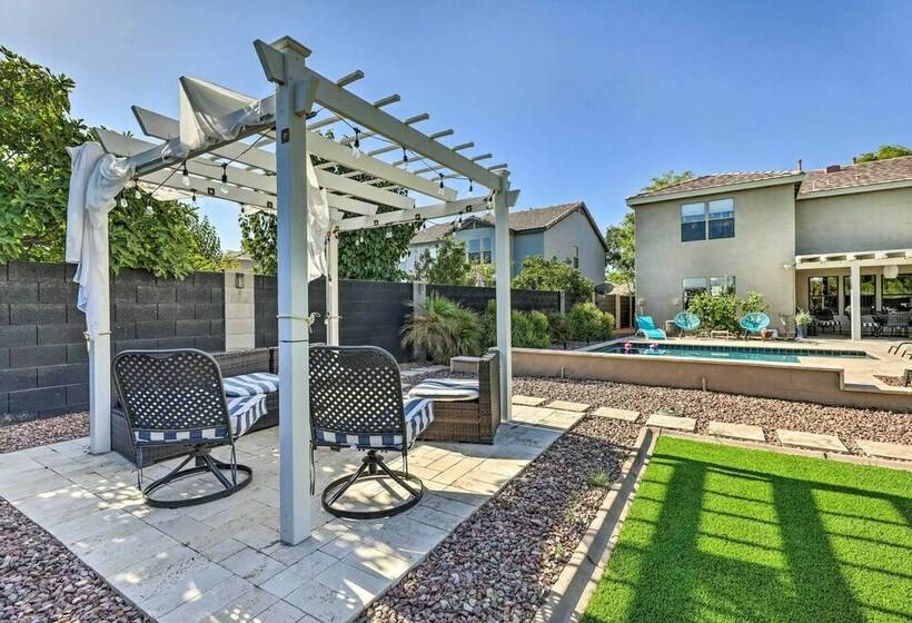 Gilbert Home, Spacious Yard W/ Outdoor Pool!