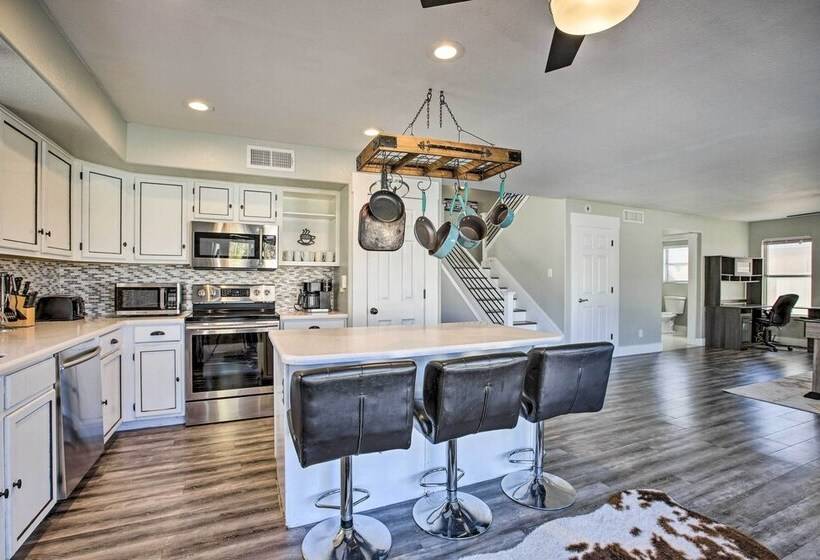 Pet Friendly Glendale Home W/ Pool, Near Golfing