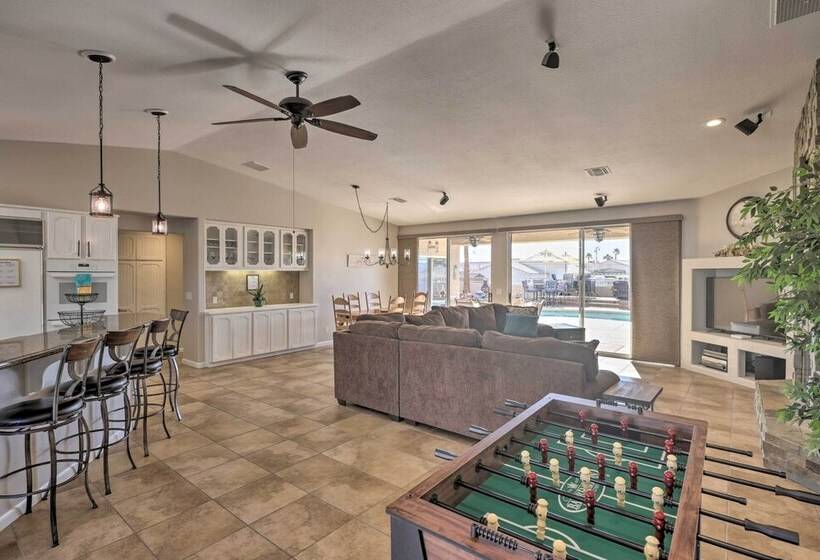 Gorgeous Desert Escape W/ Pool, Lake Havasu Views!
