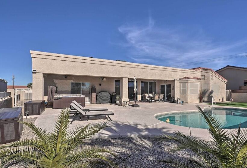 Gorgeous Desert Escape W/ Pool, Lake Havasu Views!